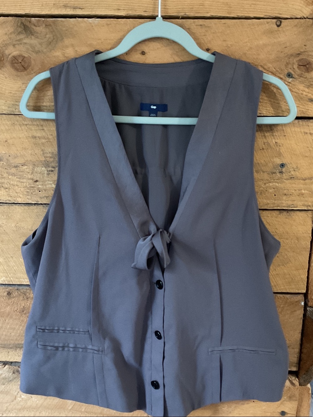 GAP Sleeveless Slate Tie-Neck Button Blouse